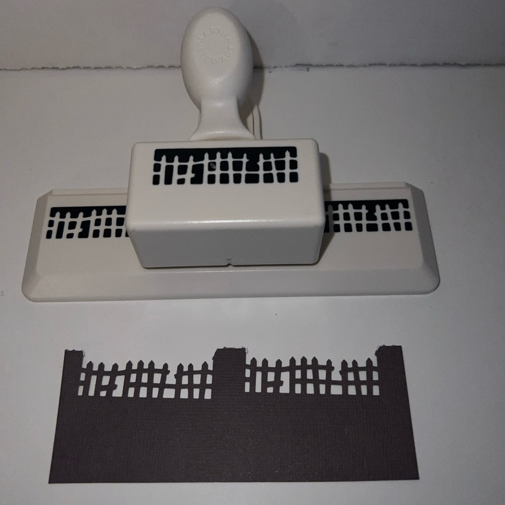 Martha Stewart Paper Punch Scary Fence  Edge Halloween Fall Crafts  Scrapbook